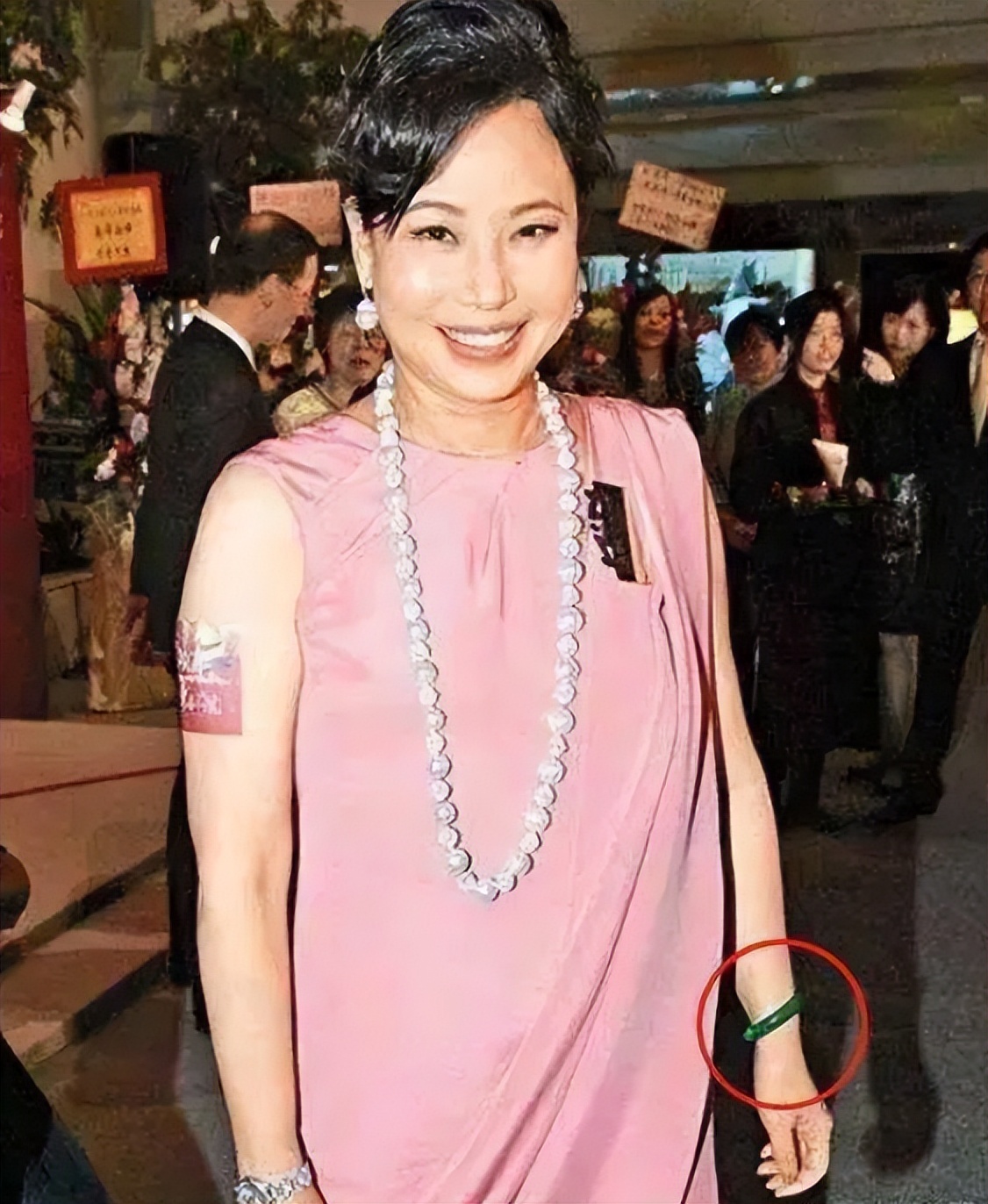 赌王三太和四太翡翠项链对比,赌王三太戴过的钻戒