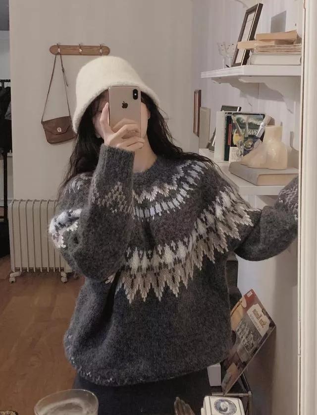 2018年最时髦的毛衣款式,2019年流行穿什么款式的毛衣