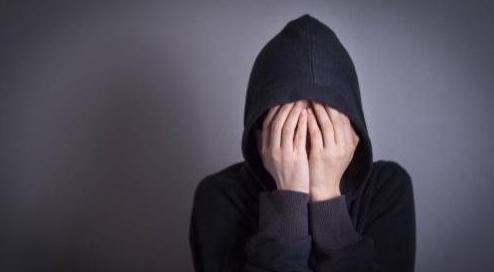 遇到精神病患者我们该怎么做,一个正常人被当精神病患者怎么办