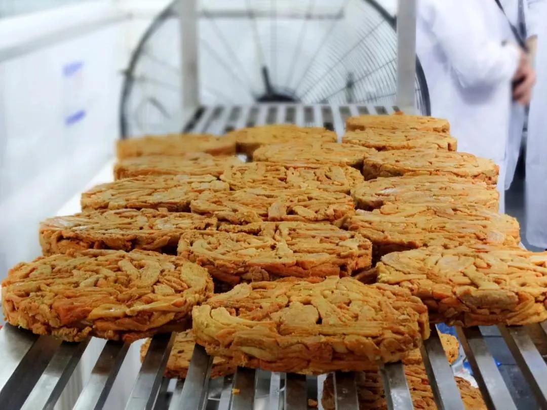 青岛特产伴手礼面食,青岛土特产青岛能带走的十大特产
