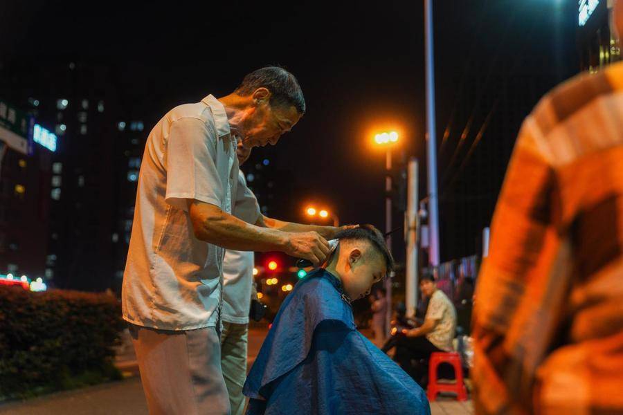 tony理发小哥,一元理发23年的坚守