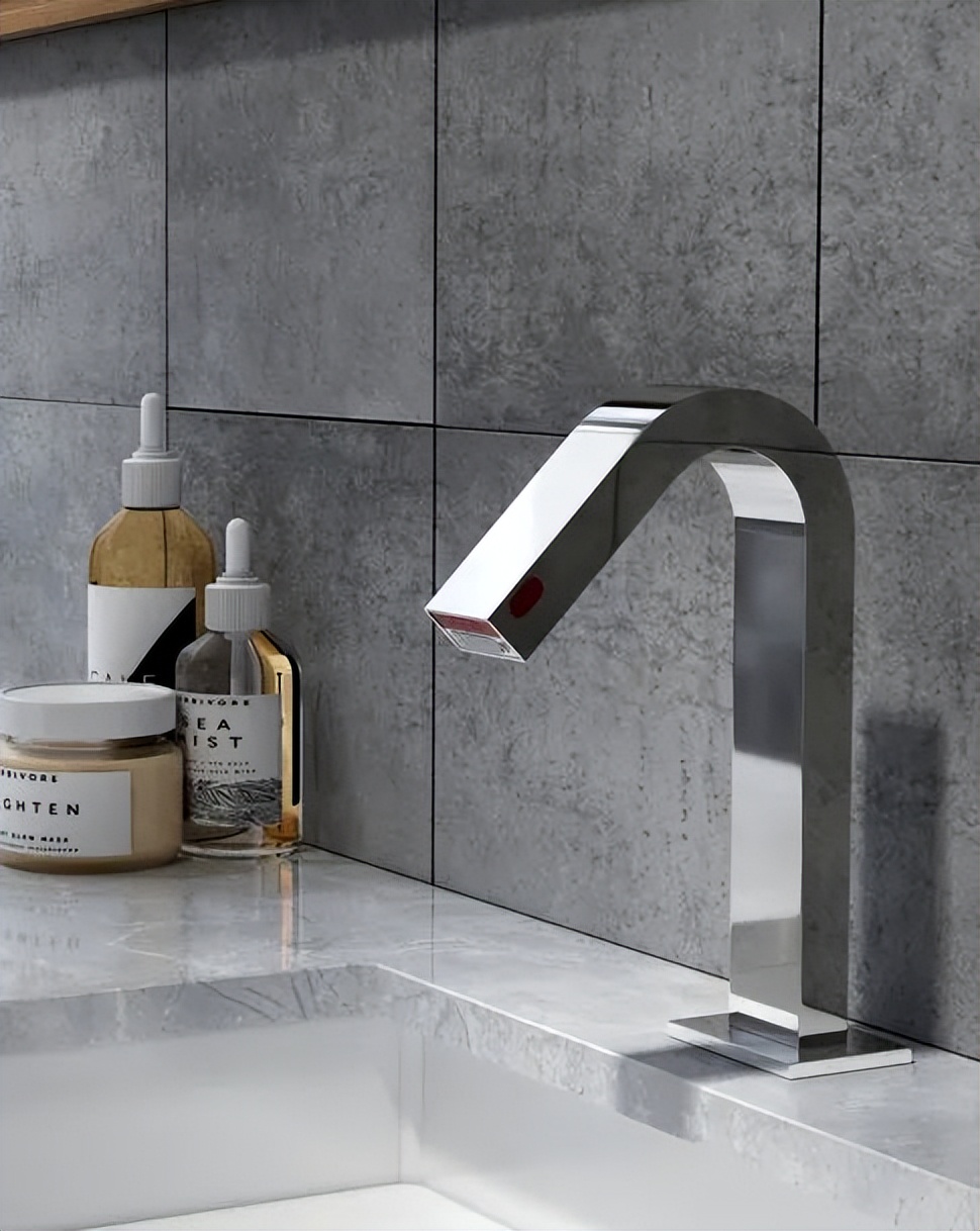 红外感应开关为什么总亮,红外探测仪为什么对着墙响