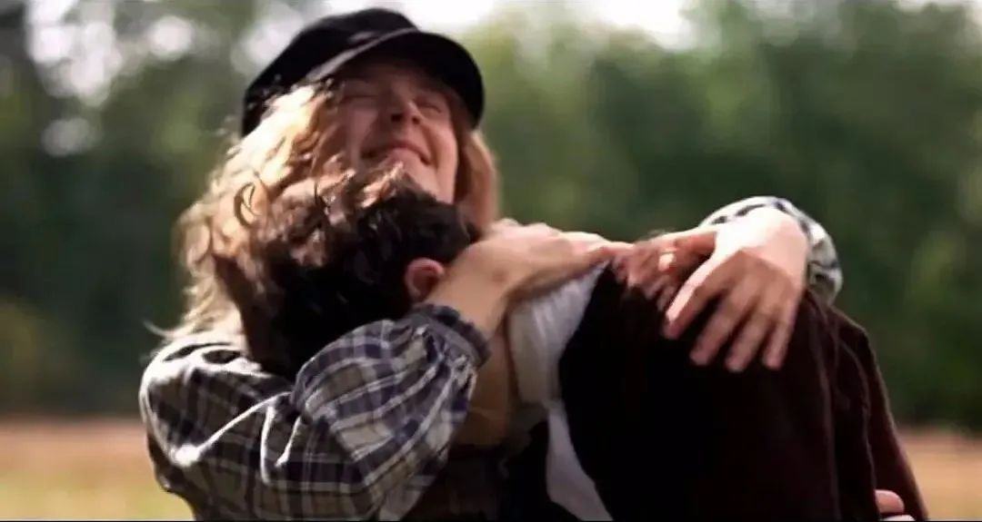 极度自卑没有安全感的女人,女朋友自卑没安全感怎么办