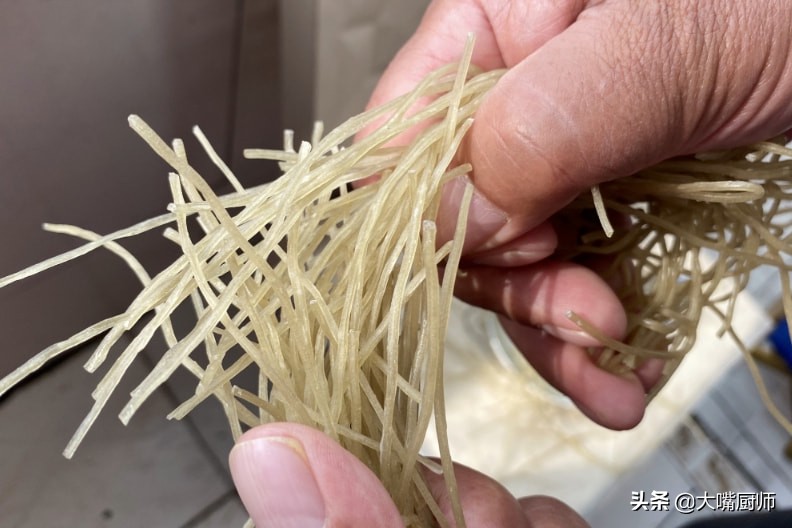 如何辨别红薯粉条的真假,红薯粉条怎么烧区别真假