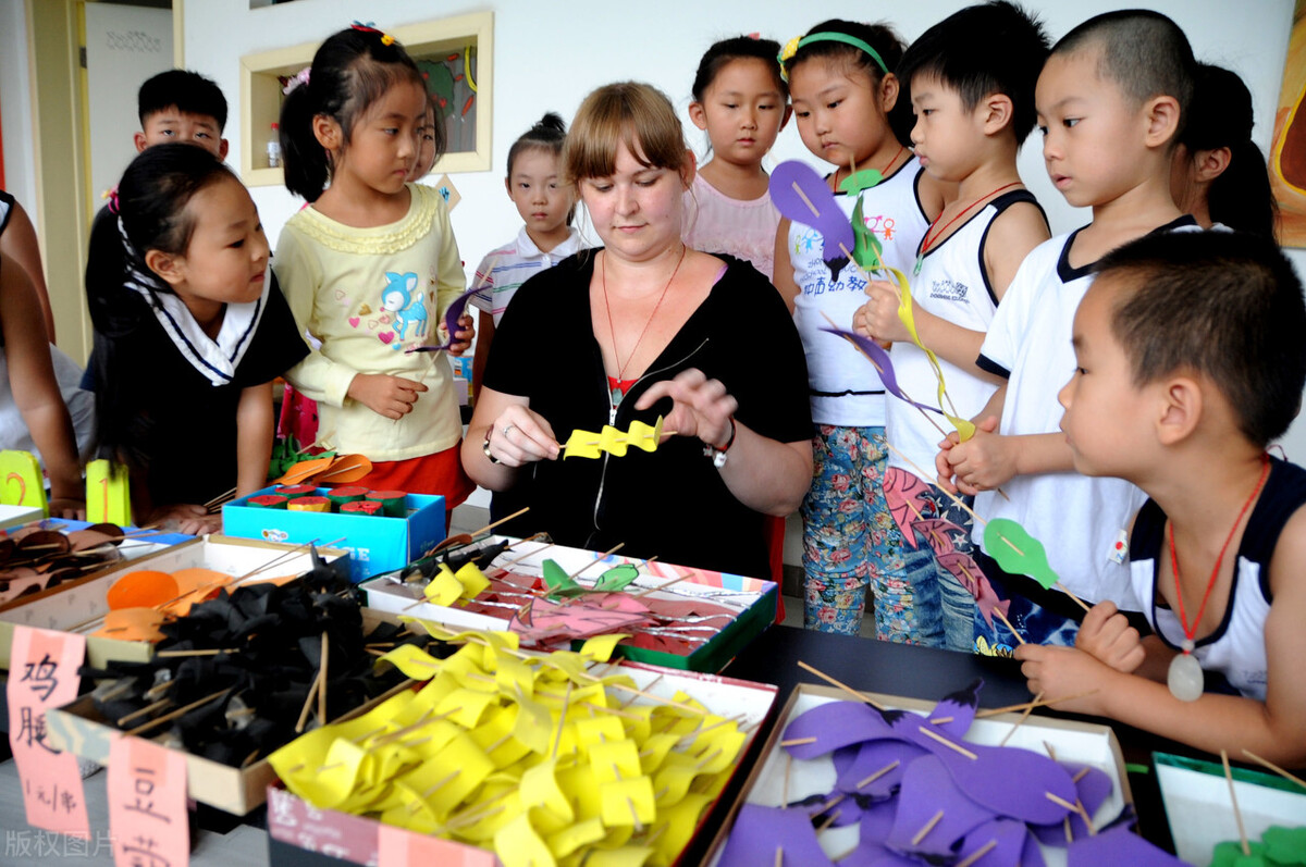 为什么儿童英语培训那么贵,有没必要给小孩报英语培训班