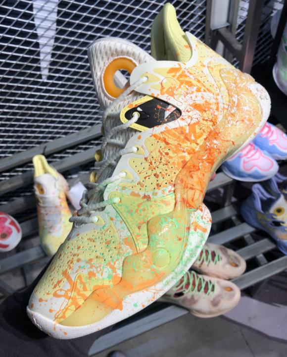 安踏狂潮四新年配色,安踏狂潮四配色上脚