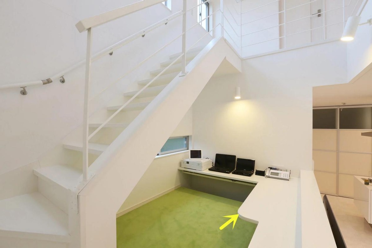 日本2米电视墙,日本家庭电视墙大白墙设计