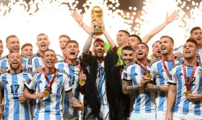 拥抱梅西的少年原视频,追风少年阿根廷梅西