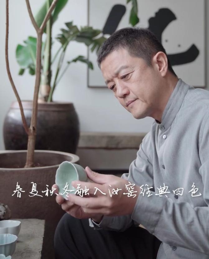 卖豪宅还债？李亚鹏全家搬离市中心豪宅，到郊外房子居住全力赚钱