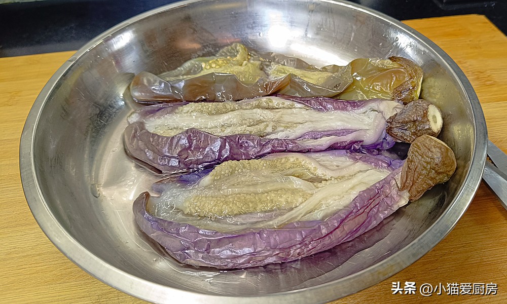 夏天这样吃茄子真下饭,夏天开胃的家常菜茄子