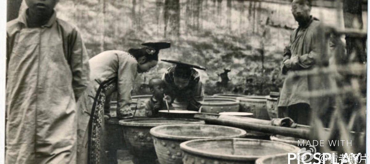 【晚清*楼青**旧影】女子丰乳肥臀，媚态撩人，风姿依旧！