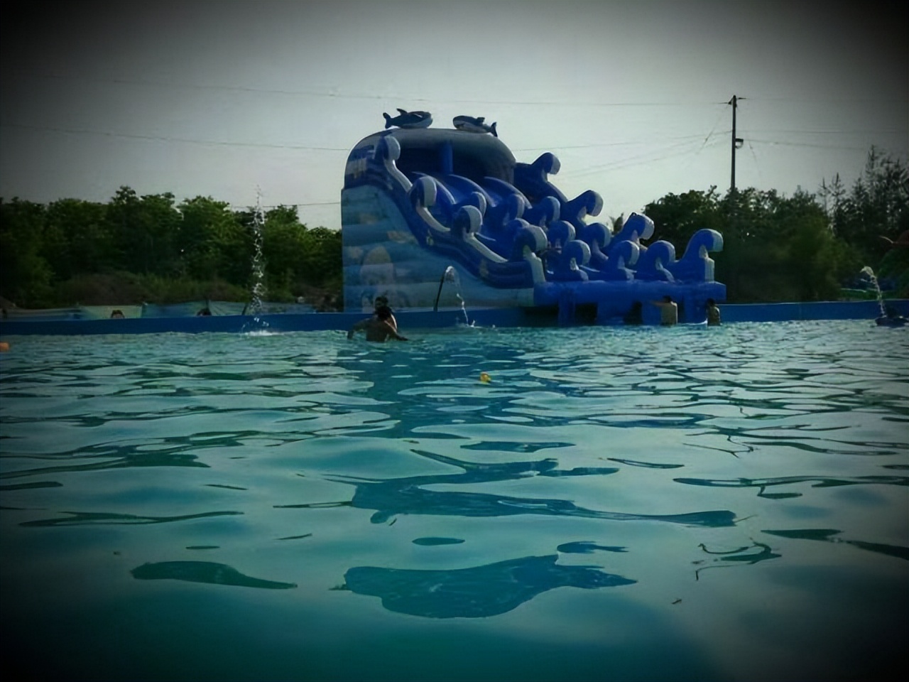 美国奥兰多水上乐园事故,美国堪萨斯水上乐园滑梯事故