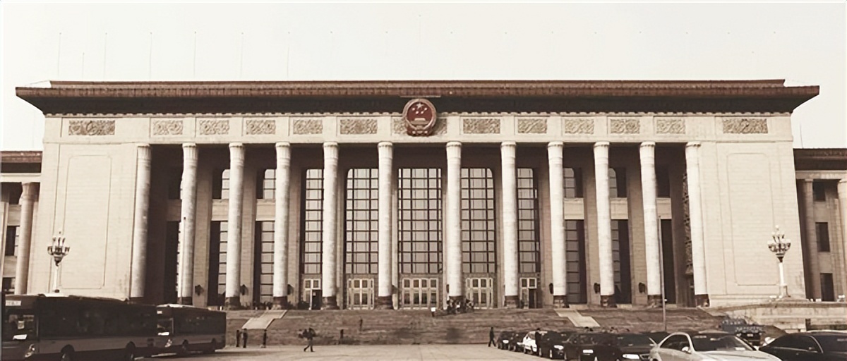 人民大会堂用了多少钢筋,人民大会堂建筑奇迹