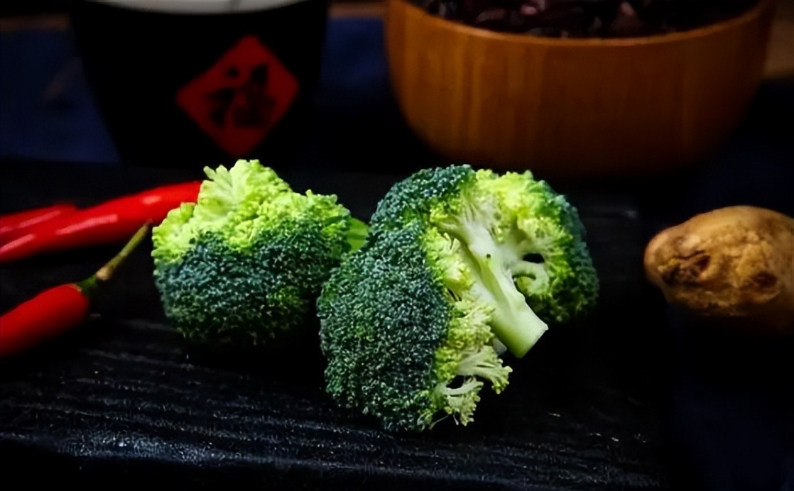 市场买西兰花,去菜市场买西兰花