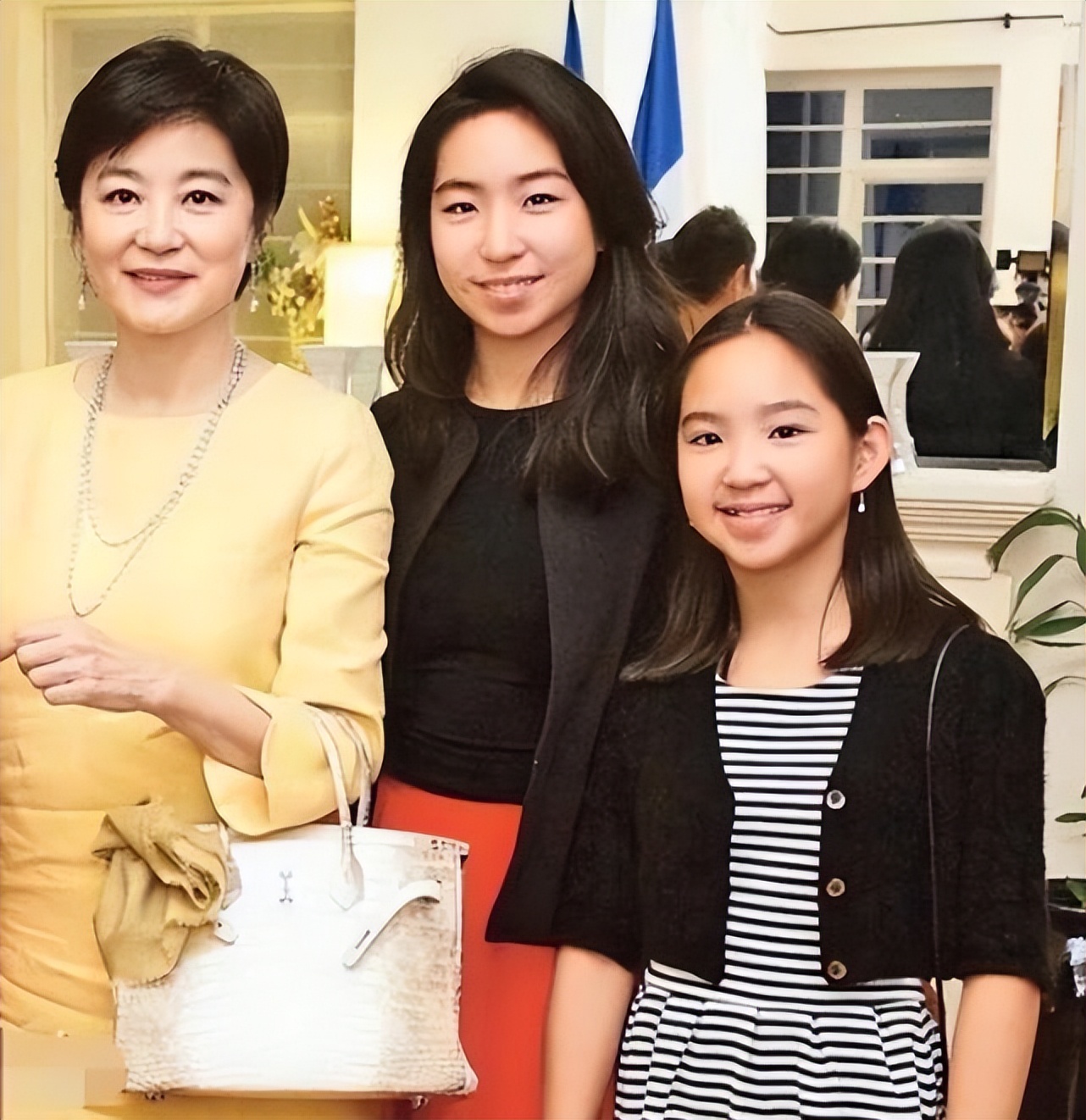 60岁林青霞素颜近照曝光,68岁的林青霞近照曝光她又变了