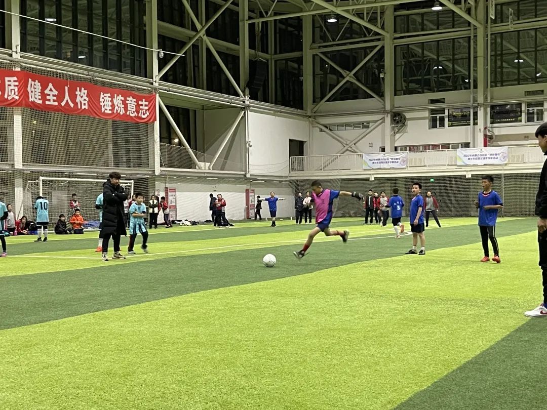 驰骋绿茵放飞梦想,驰骋绿茵球场