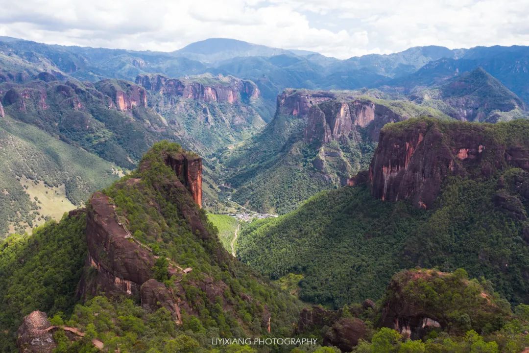 丽江旅游十大特色美食介绍词简短,丽江旅游美食美景照片