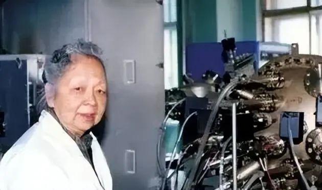 中国女人回国遭美方扣留,她恳求:给6800美元,药瓶还给我