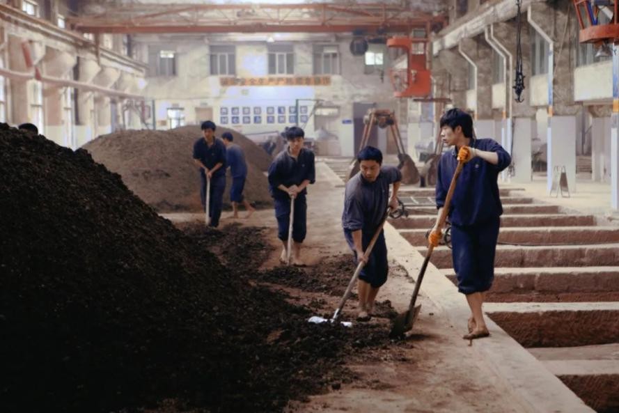 白酒喝了头疼什么原因怎么解决,喝完白酒为什么会想吐