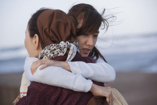 老人捡弃婴考上清华父母认亲,女子捡到弃婴7年父母找到