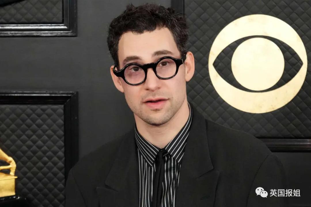 霉霉演唱会美国小姐开场自我介绍,霉霉与打雷姐现身超级碗