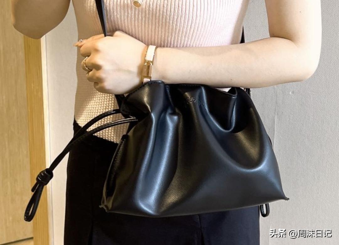 奢侈包的背法,头层牛皮旅行包三种背法