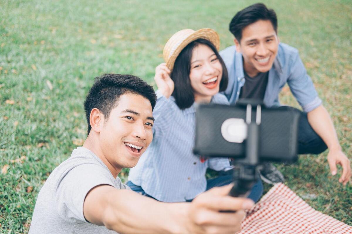 朋友关系最重要的就是坦诚,朋友之间最主要的就是相互坦诚