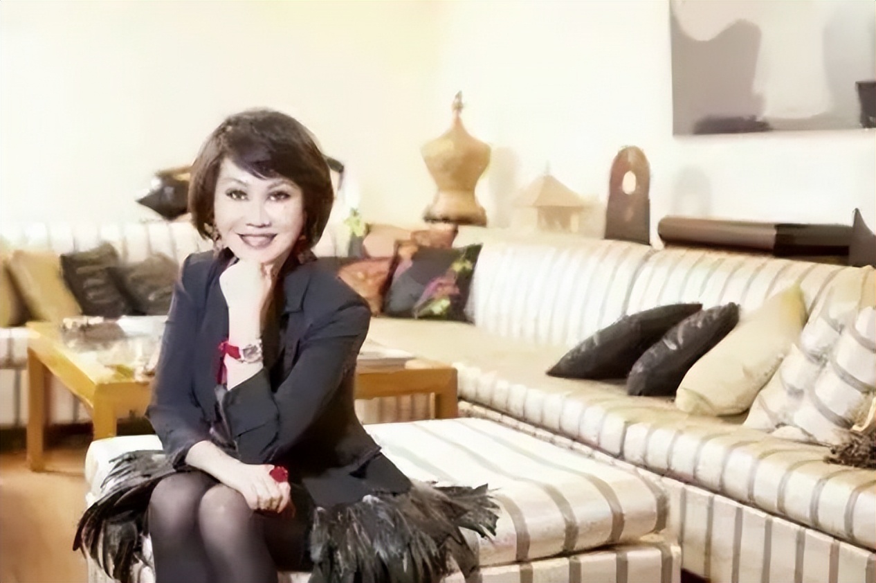 河南农村打工妹，28岁进白宫年薪百万