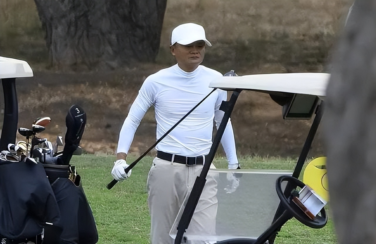 马云什么时候宣布退休的,马云退休后定居在哪里