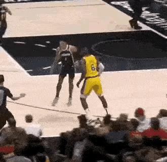 勇士队对战湖人队詹姆斯决胜库里,湖人新援谈与库里詹姆斯合作