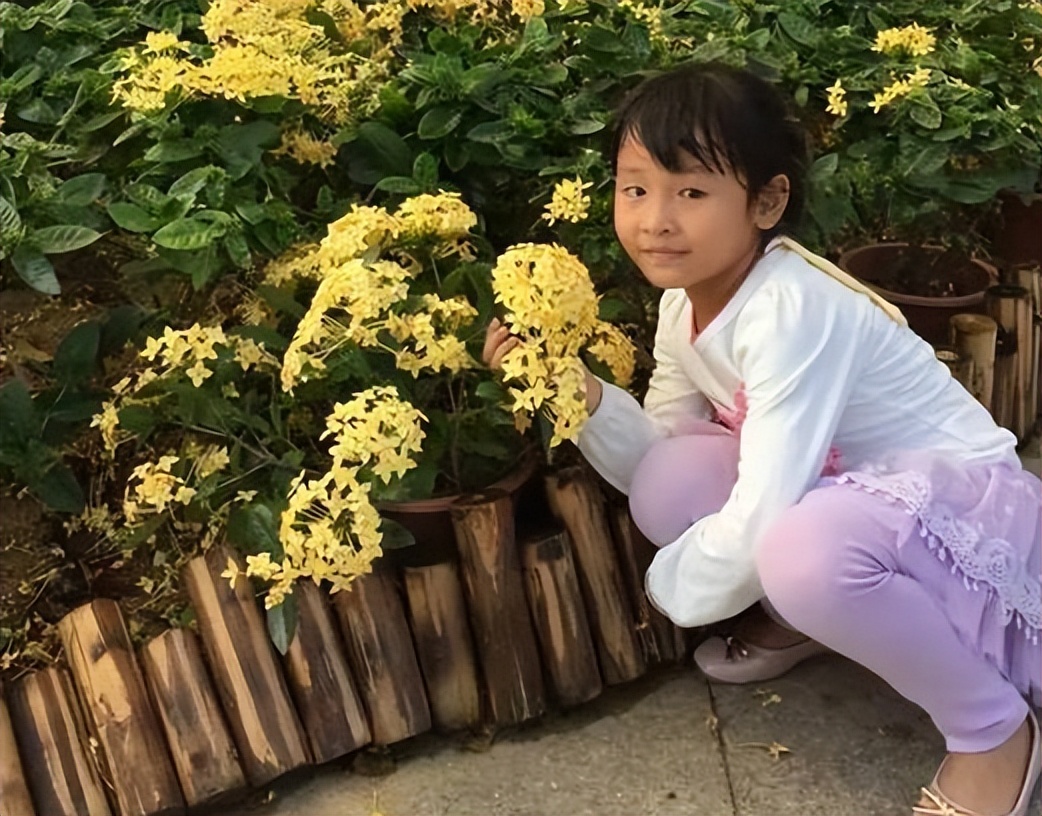 养父母靠煤气养大女儿20年后寻亲,养父扛煤气罐供女孩读到博士