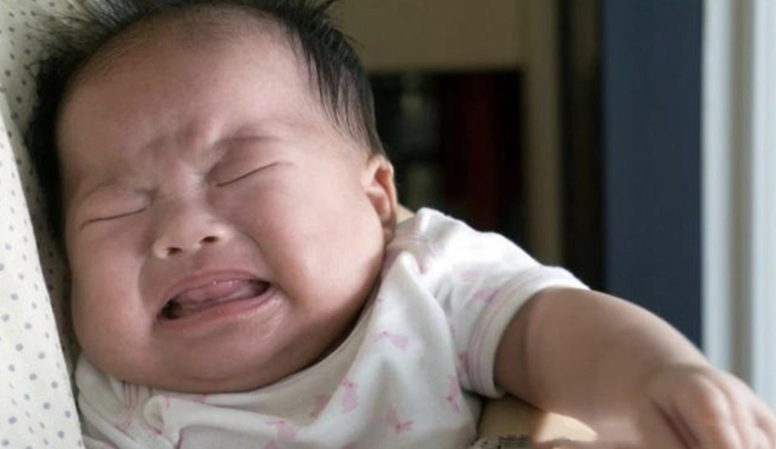 宝宝见到“某人”突然大哭？长辈或许不懂，但父母要心中有数