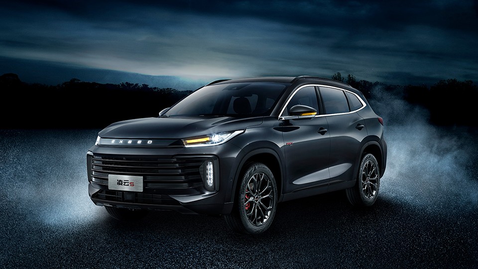 瑞虎8plus2.0t和星途凌云400t哪个好,星途凌云s为什么是中型suv