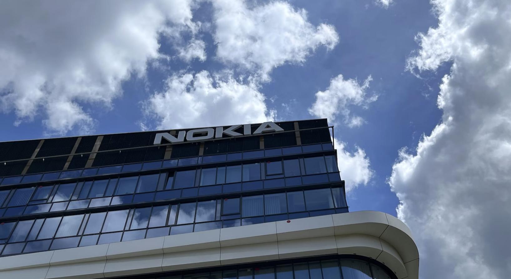 靠副业年入百亿，连苹果都得乖乖交钱，诺基亚为啥还没凉？