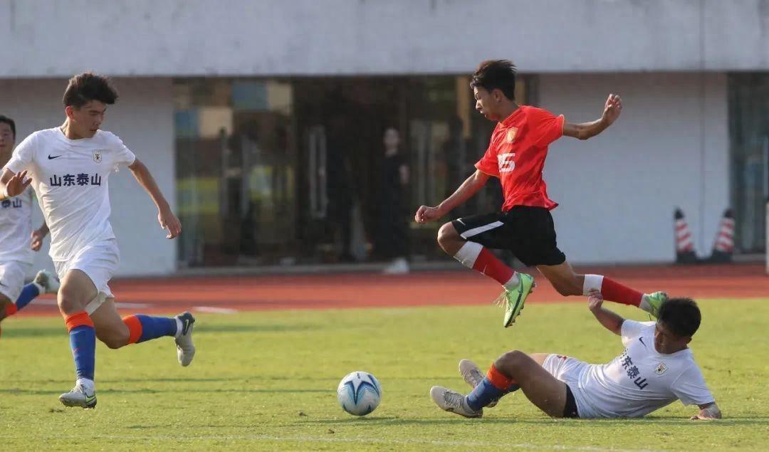 中国足球恒大足校未来之星名单,恒大足校新星闪耀中超