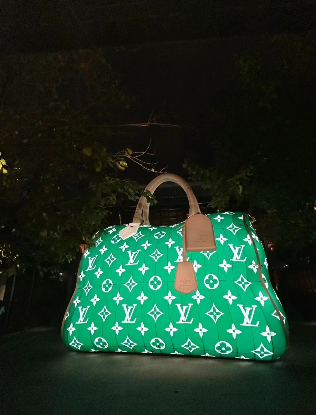 lv最大的贵妇包包,lv最大的斜挎包