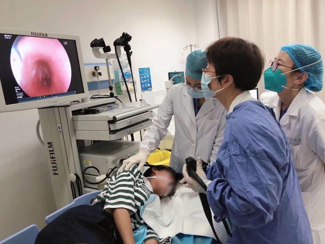 做一次胃镜对胃伤害多大,胃镜多久做一次合适正常人