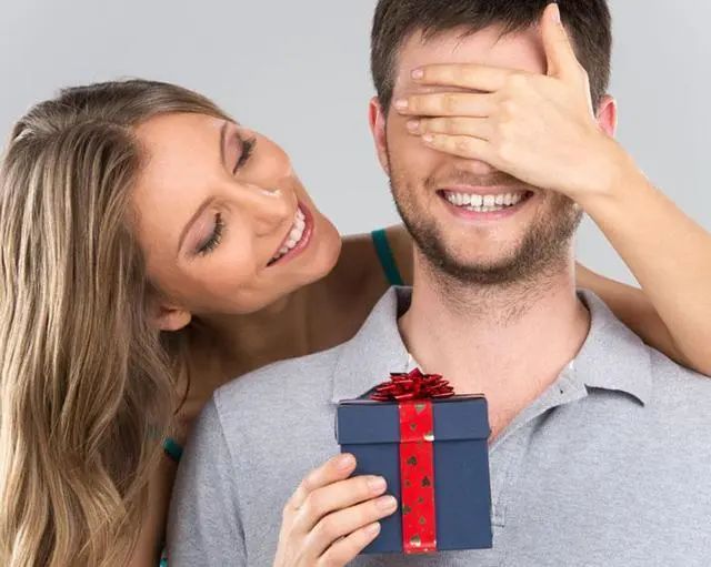 情人节送巧克力代表什么意思,在日本情人节送巧克力