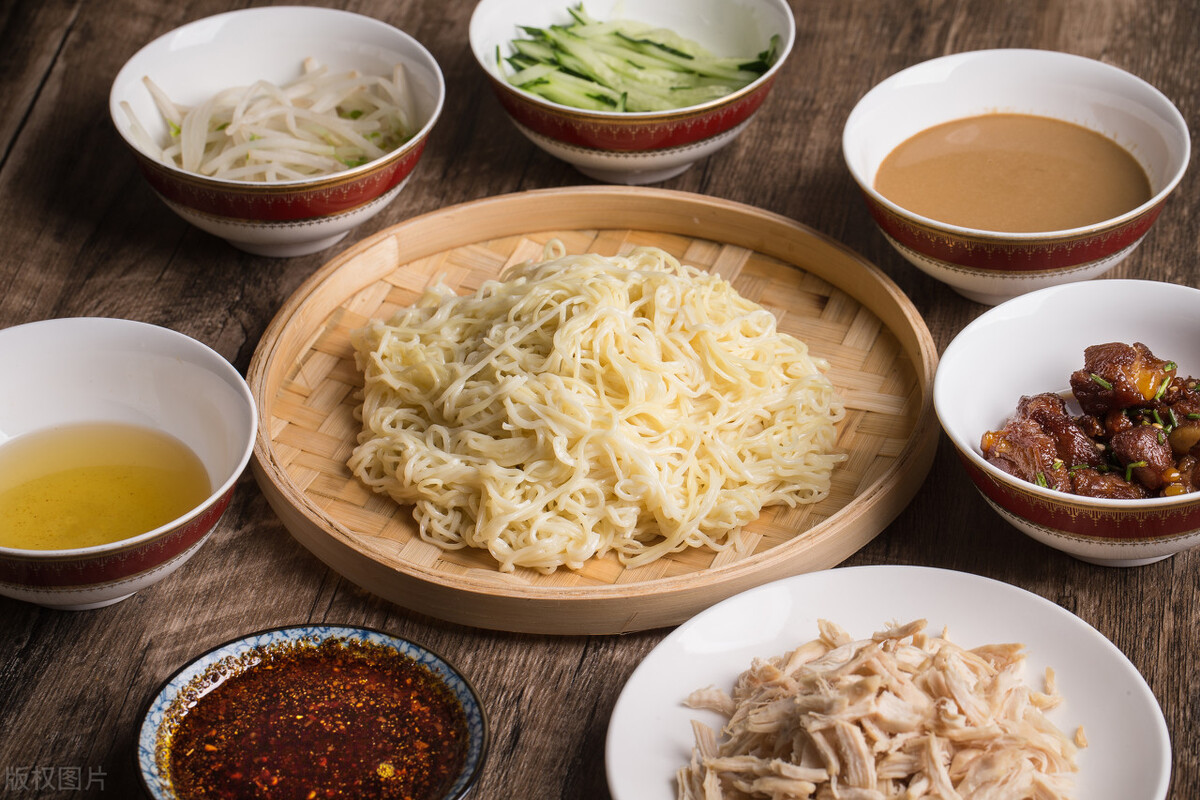 做凉面好吃的秘诀都在这里,想吃凉面不用擀面杖