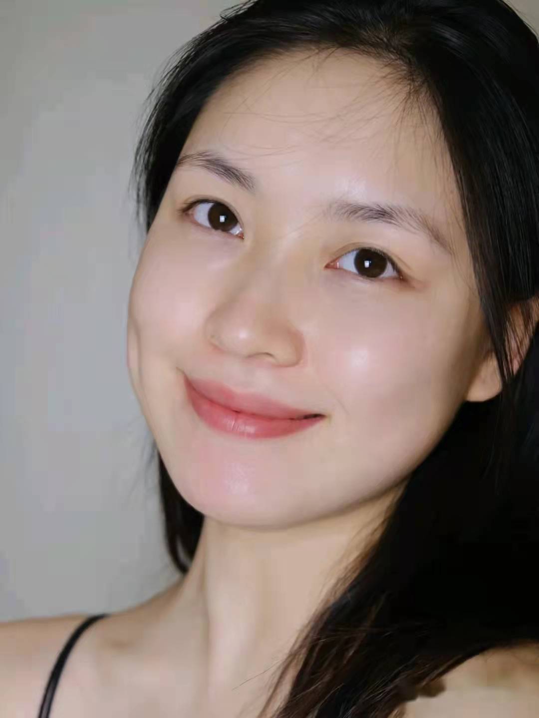 上粉底脸色变黑了怎么办,干皮为什么涂了粉底反而变黑