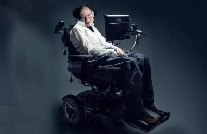 好心送父母礼物，却被骂不孝。电动轮椅能当老年人的代步工具么？