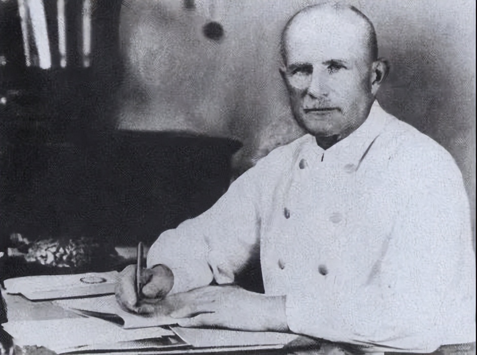 eva驾驶员要求,eva驾驶员是怎么驾驶的