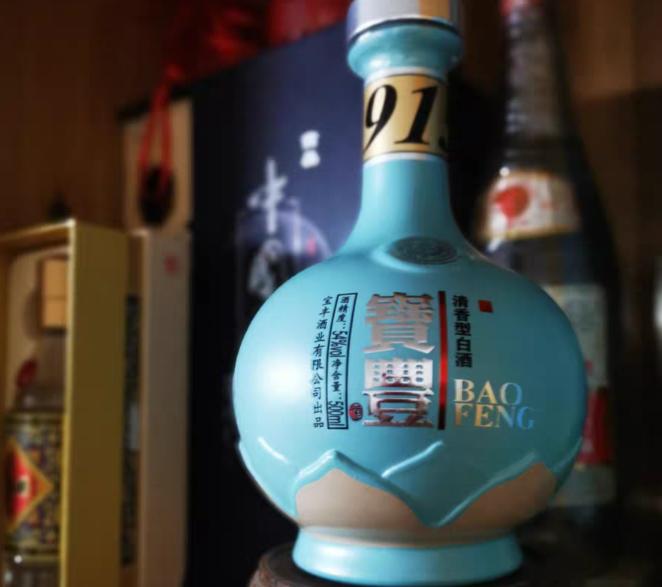 十大价格亲民的纯粮白酒列表,推荐几款价格不高的纯粮白酒