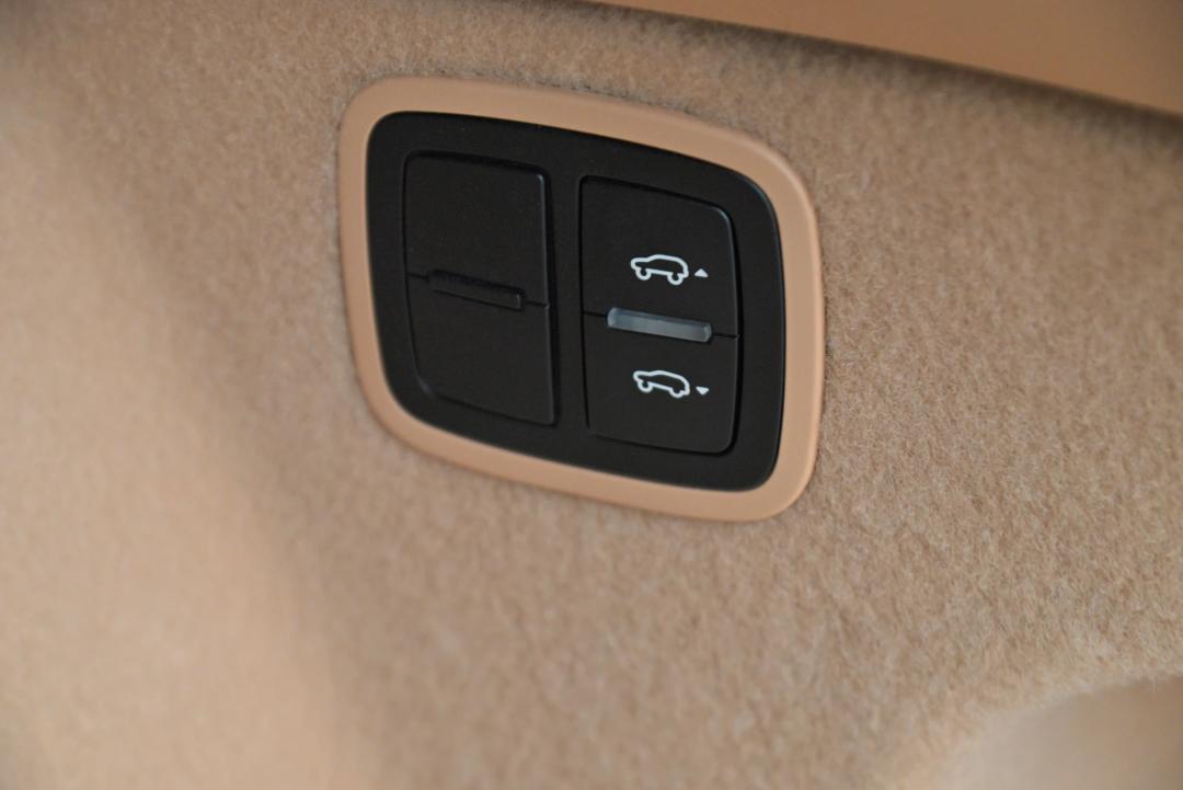 macans保时捷2023款顶配,macans保时捷新款