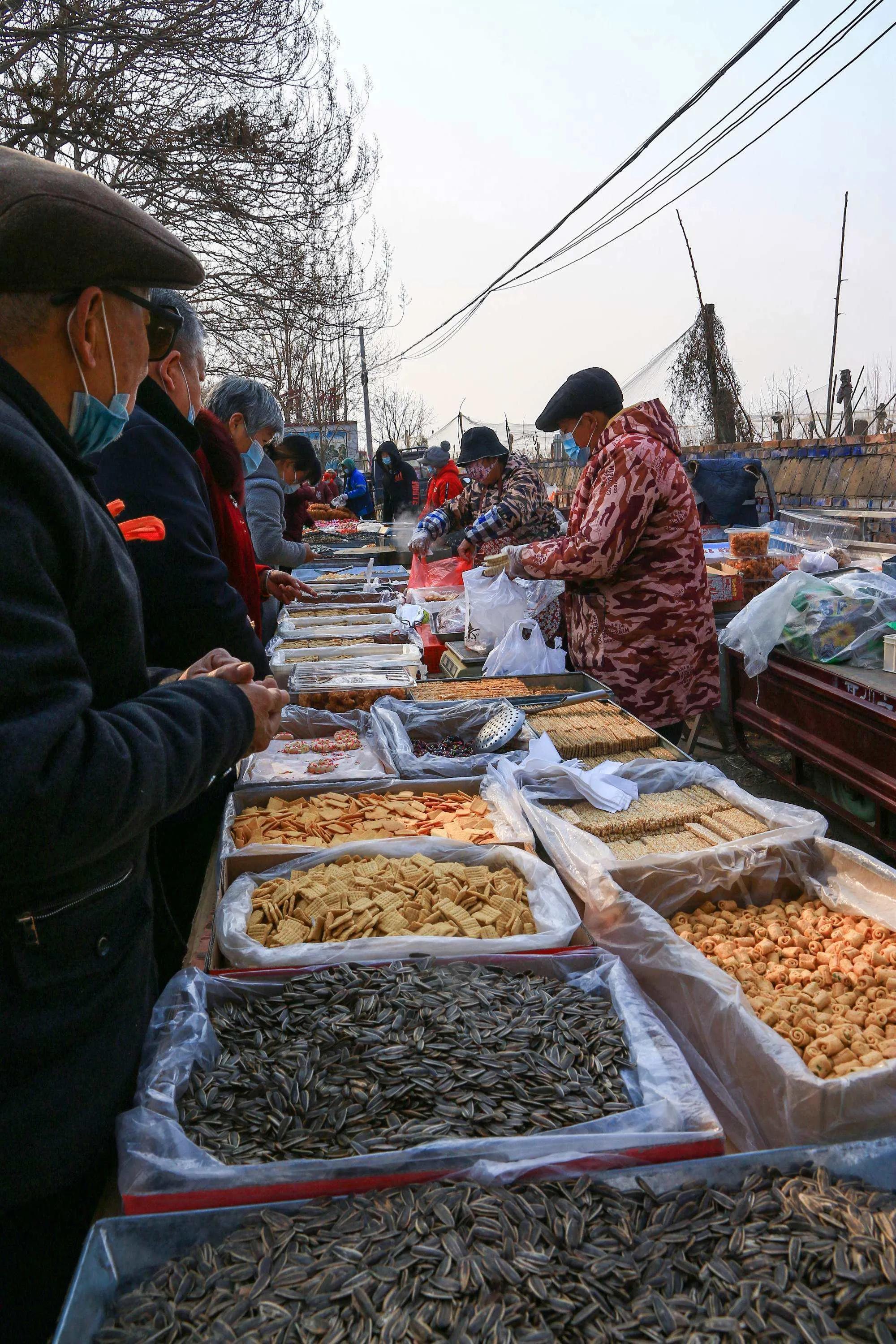 当年的小镇青年,曾经的穷小伙回乡