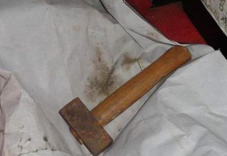 留守妇女出轨案被婆婆发现,女子婚内出轨被丈夫公公发现新闻