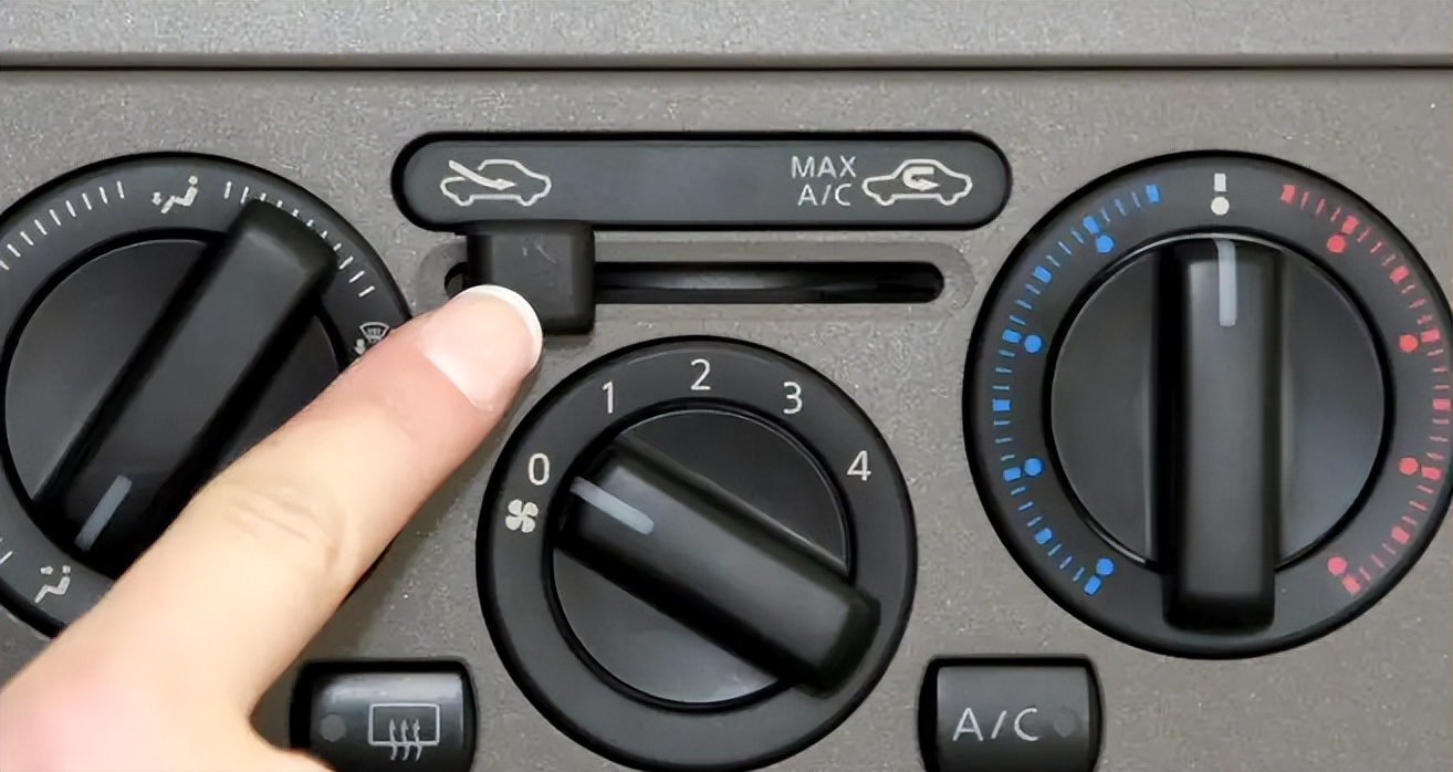 车子经过暴晒怎样正确开空调,天气太热车内空调正确使用