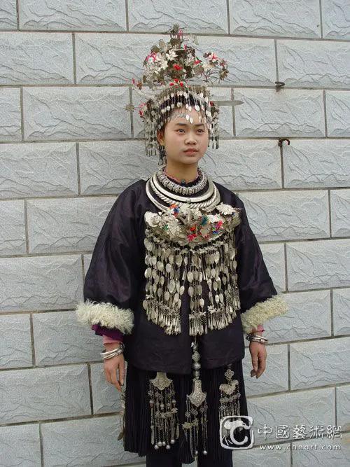 五十六个民族服饰一览图,五十六个民族服饰傈僳族