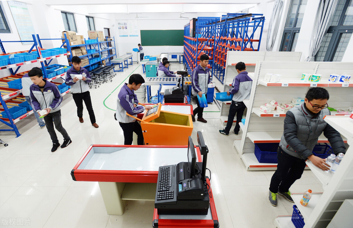 技校都有什么专业适合初中生男孩,技校选高铁专业什么学校比较靠谱