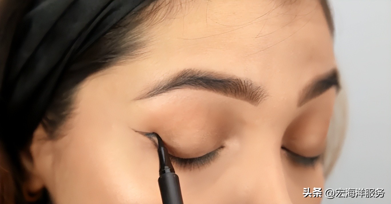 如何画猫眼眼线简单,猫眼眼线和狗狗眼线